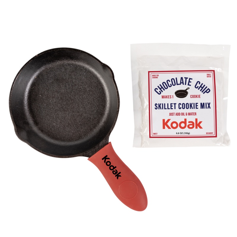 Lodge® and Fresh Beginnings® 6 1/2" Cookie Mix & Skillet Set